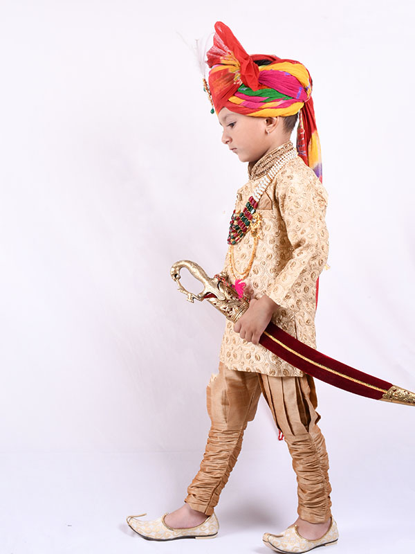 Royal Look Chotte Bannasa Sherwani